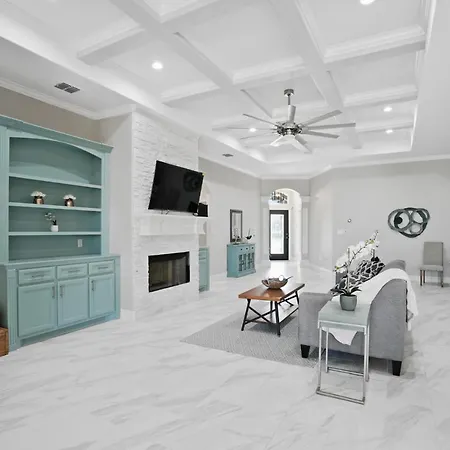 Seaside Serenity-Stylish 4-Bedroom Home With Hot Tub, Only 15 Minutes To The Beach & Fast Wifi!